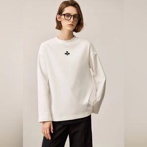LILY ASIA‎ Minimalist Long Sleeve Crew Neck T-Shirt Tee Sustainable Cotton M